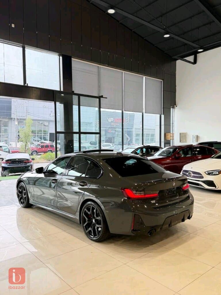 BMW 3-Series 330i 5