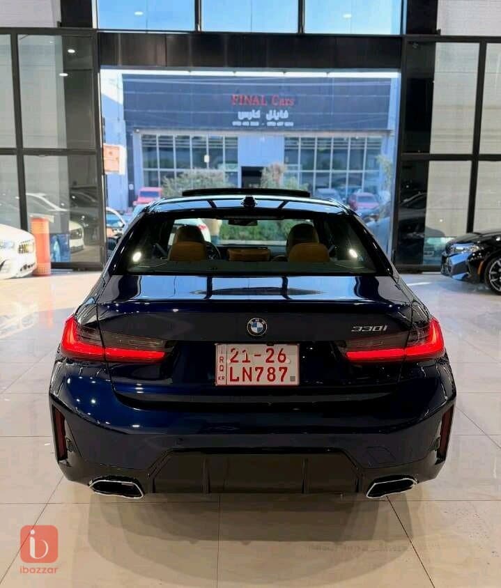 BMW 3-Series 330i 4