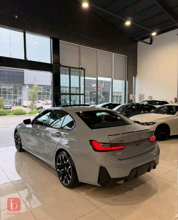 BMW 3-Series 330i 6