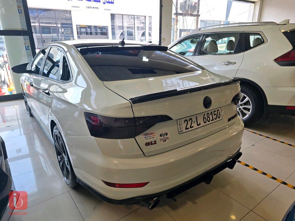 Volkswagen Jetta GLI 3