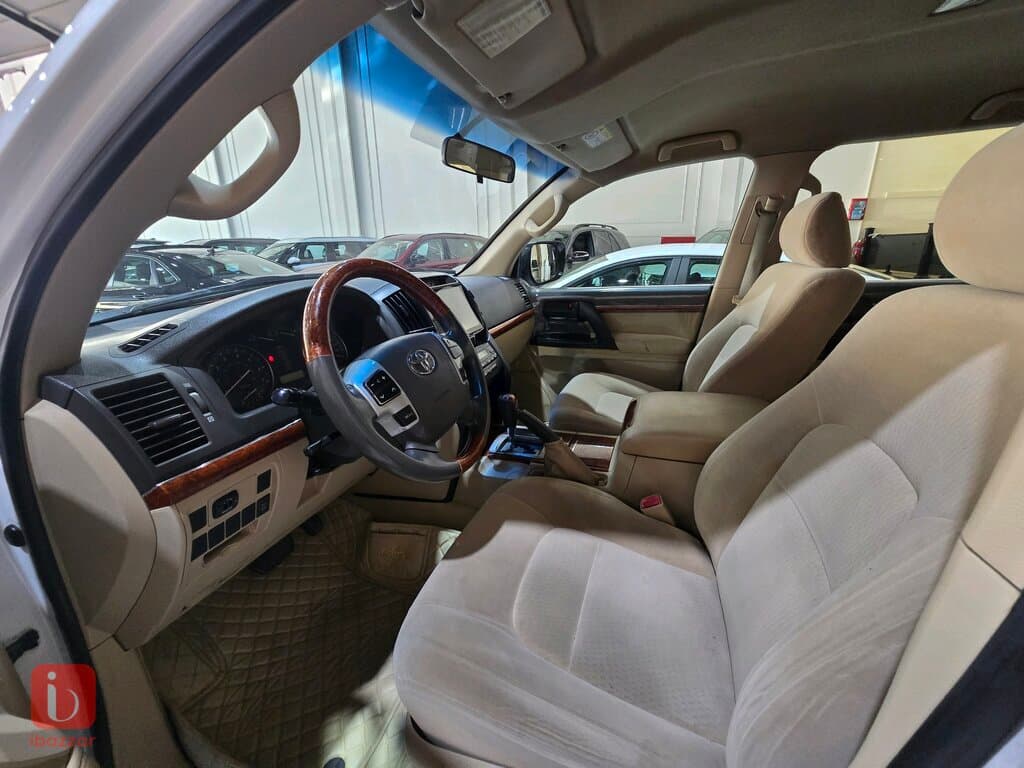 Toyota Land Cruiser G 7