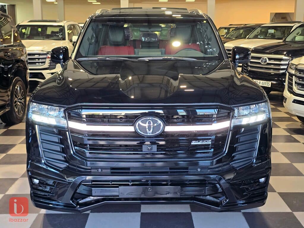 Toyota Land Cruiser GXR Black Edition 1
