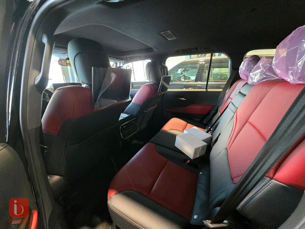 Toyota Land Cruiser GXR Black Edition 7