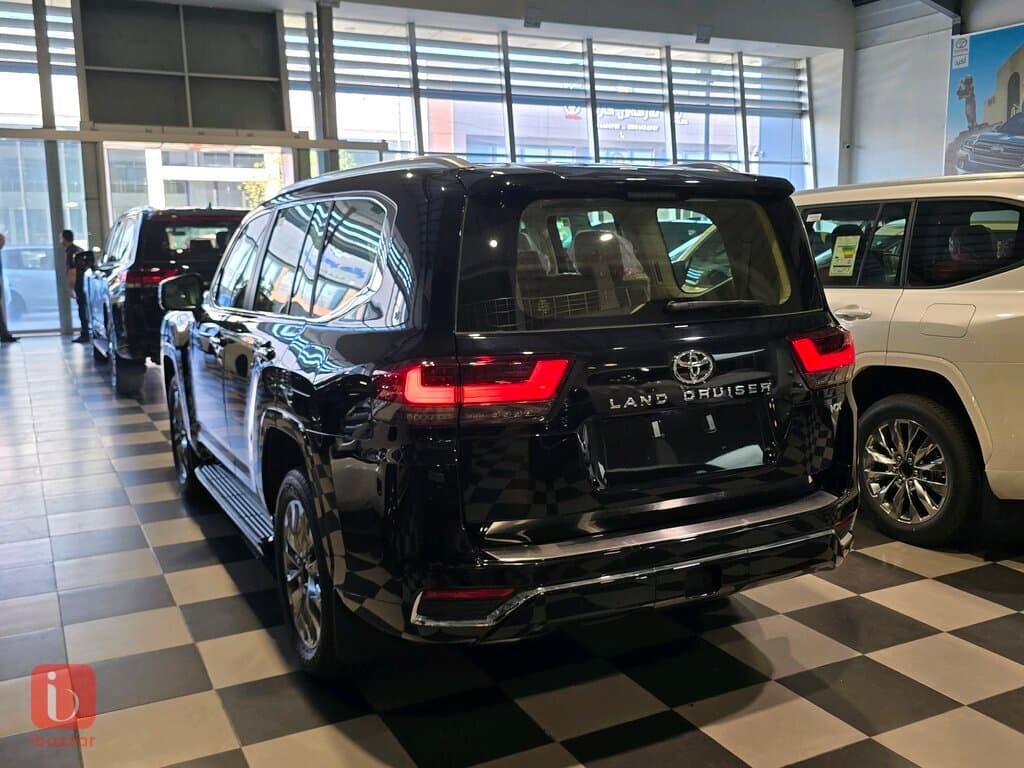 Toyota Land Cruiser VX 4