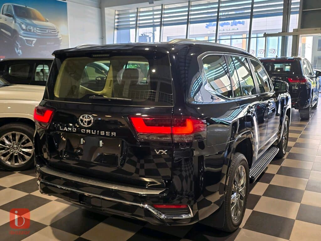 Toyota Land Cruiser VX 6