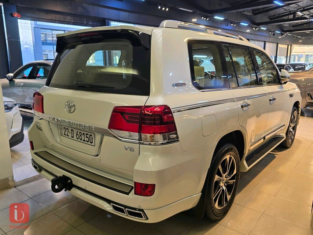 Toyota Land Cruiser GXR 4