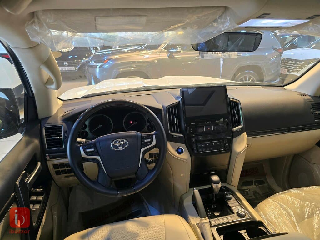 Toyota Land Cruiser GXR 7
