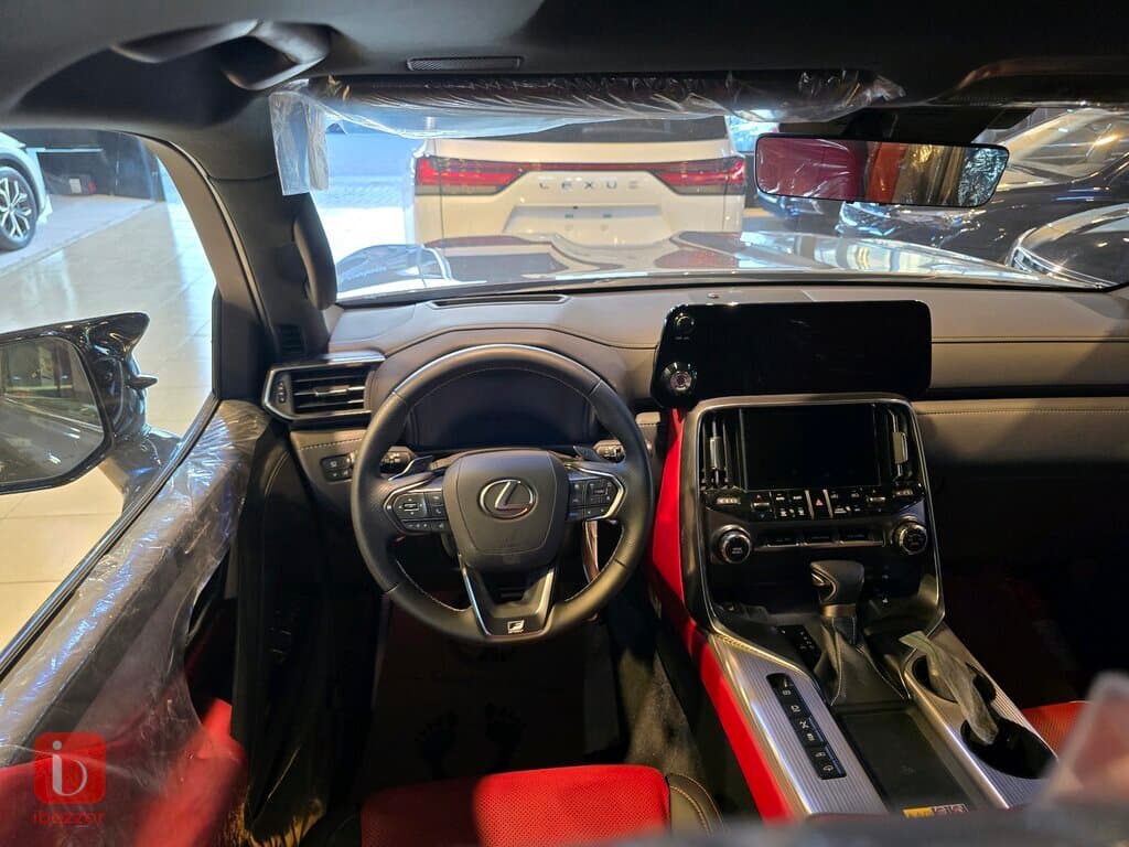 Lexus LX600 F Sport 6