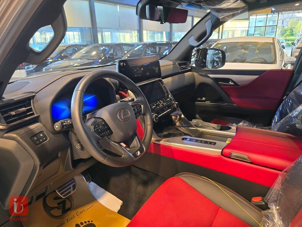 Lexus LX600 F Sport 8