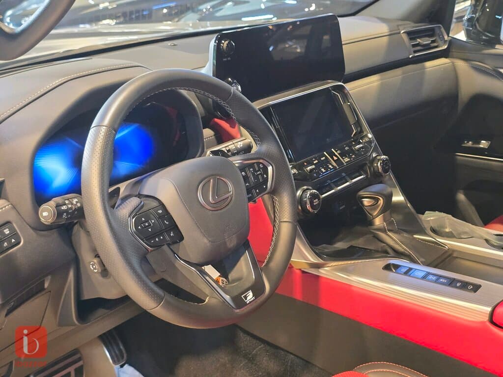 Lexus LX600 F Sport 9