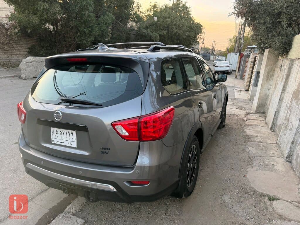 Nissan Pathfinder SE Offroad 11