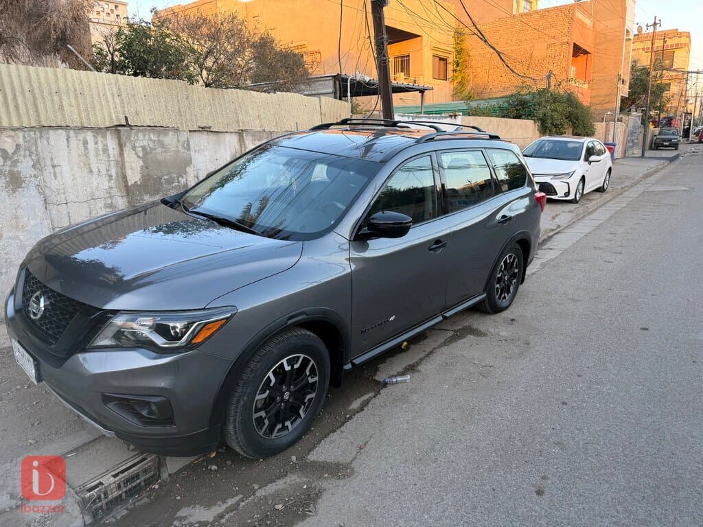 Nissan Pathfinder SE Offroad 13