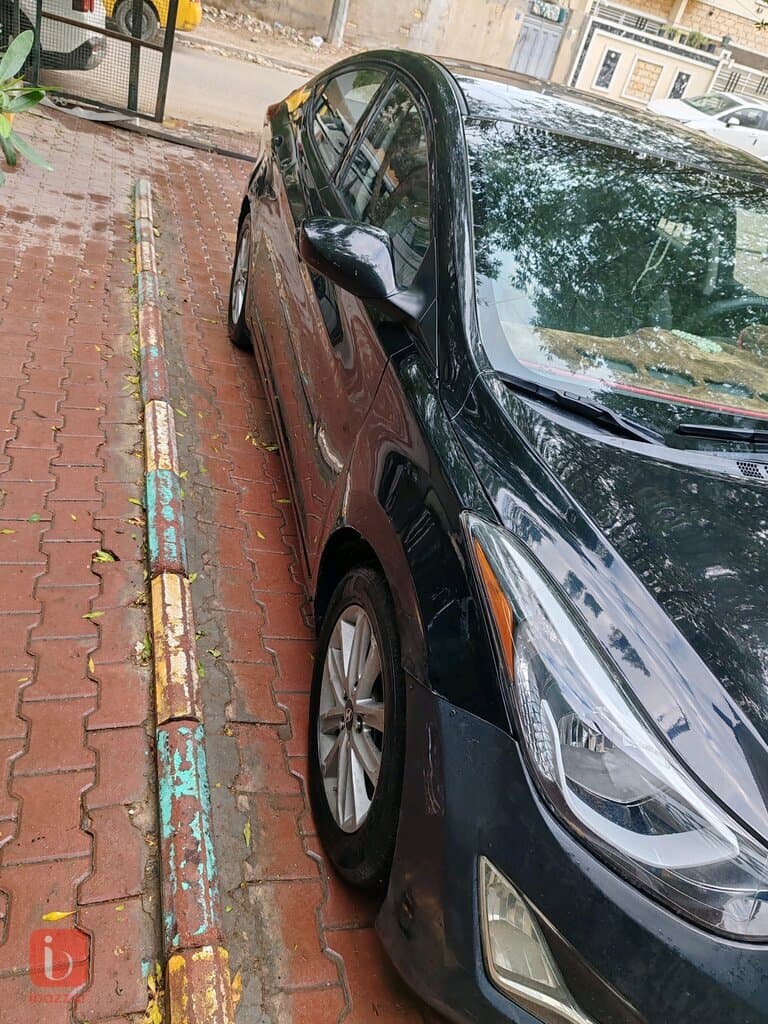 Hyundai Elantra 6