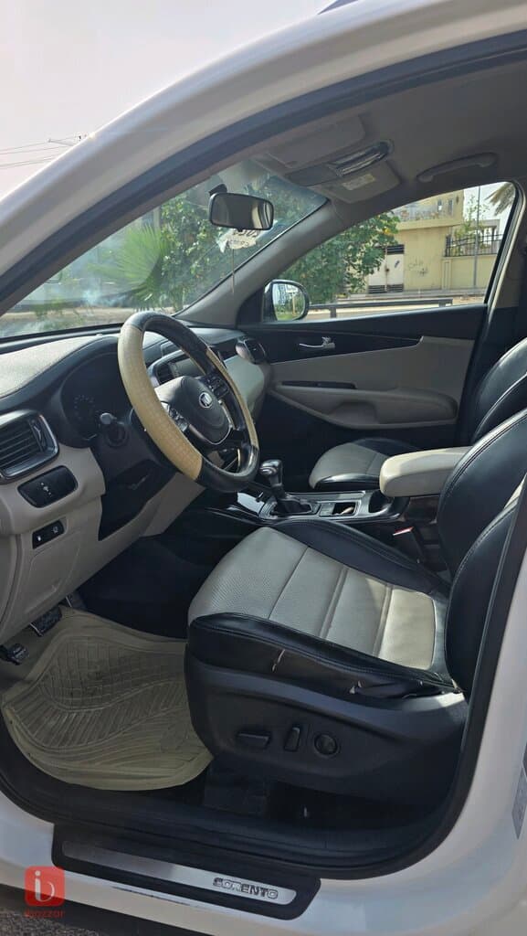 KIA Sorento 4