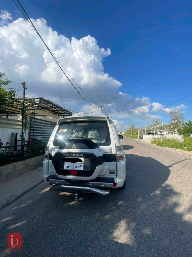 Mitsubishi Pajero 2