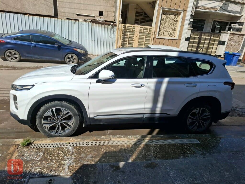 Hyundai Santa Fe Standard 4