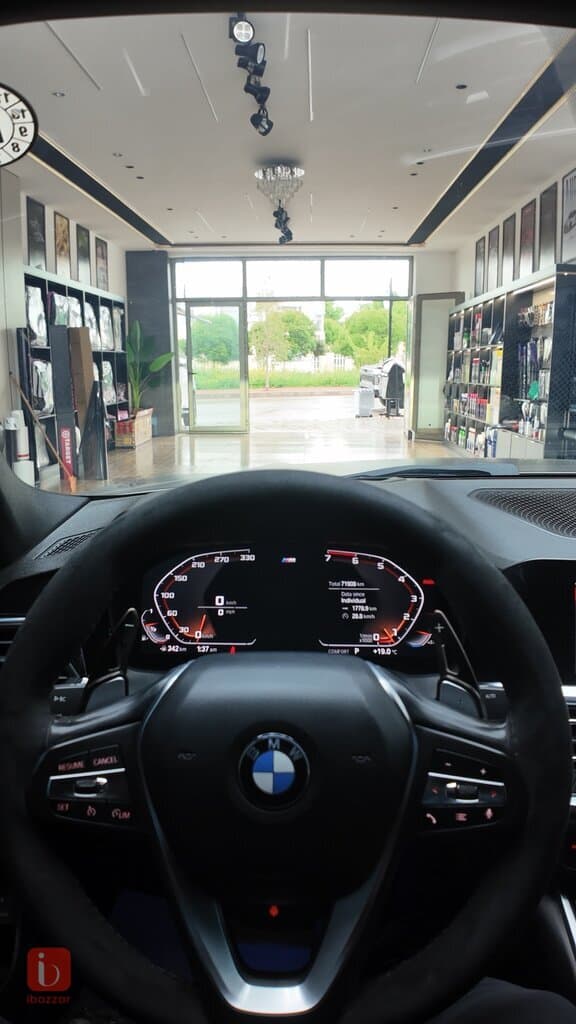BMW 3-Series 330i 8