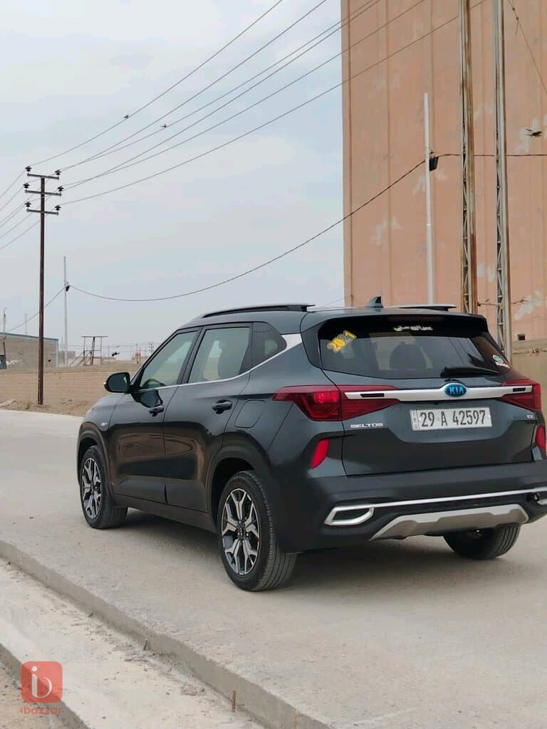 KIA Seltos EX 1