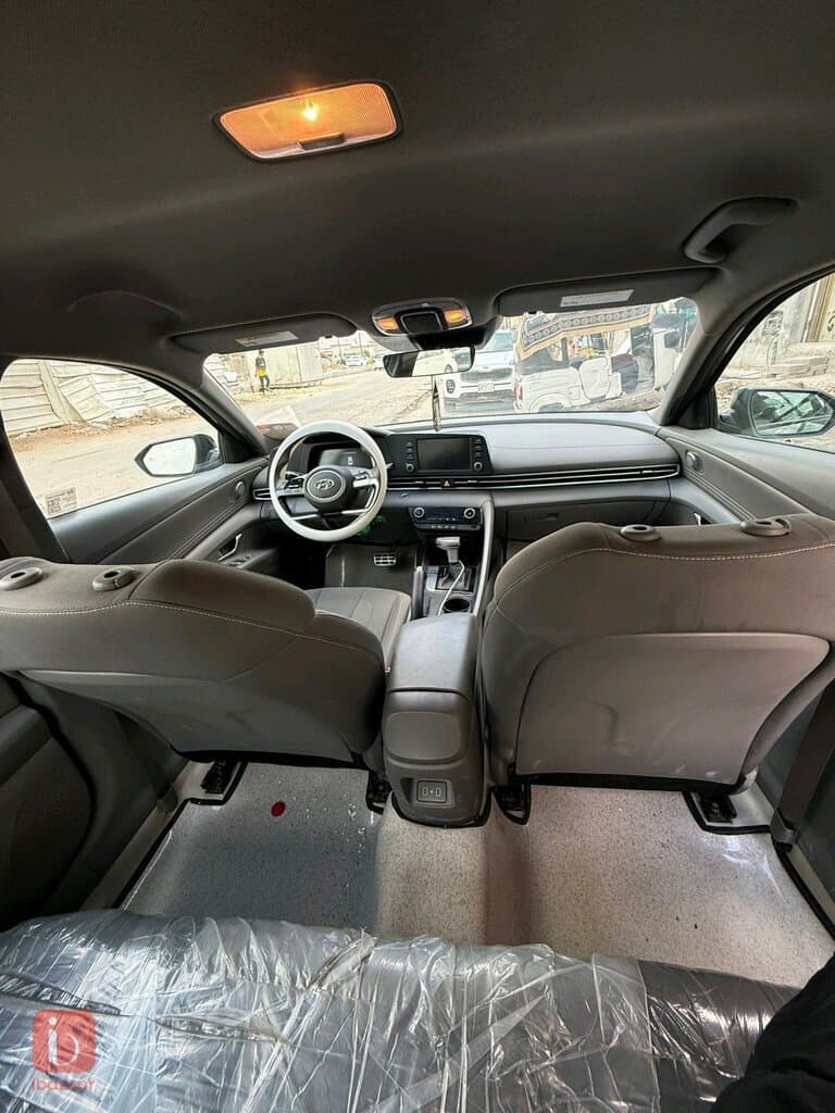 Hyundai Elantra Sport 5