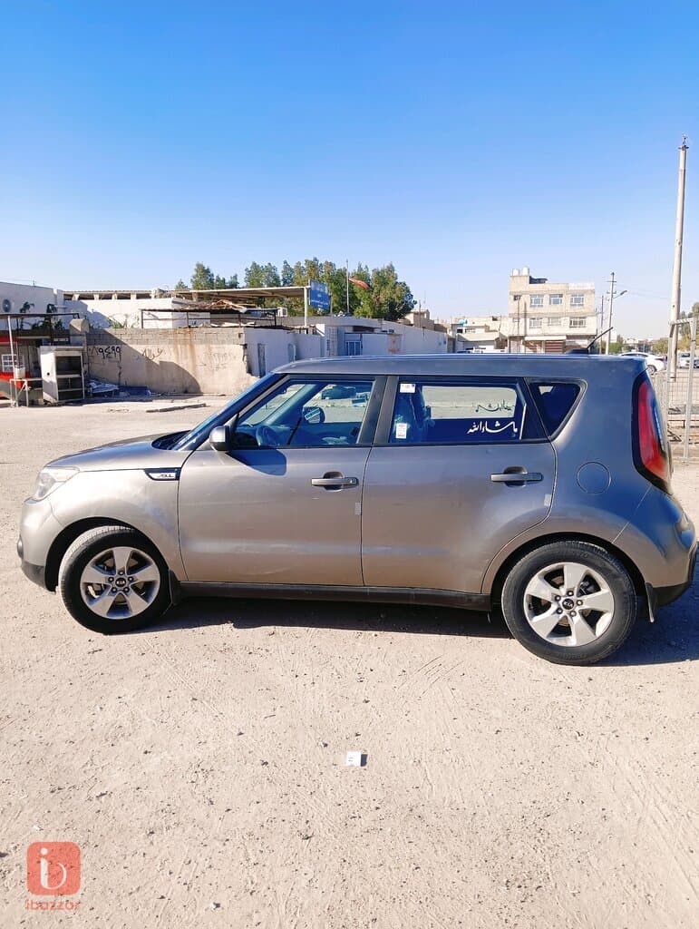 KIA Soul LX 7