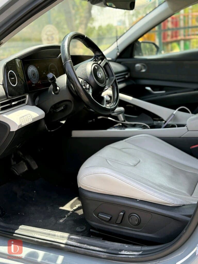 Hyundai Elantra Sport 2