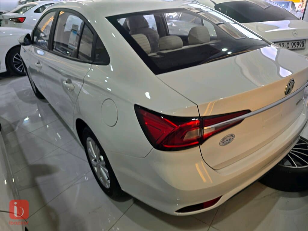 MG MG5 Standard 3