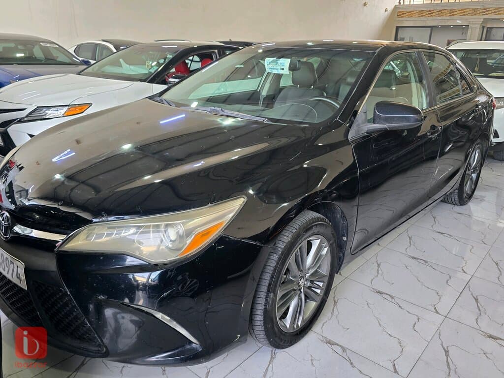 Toyota Camry SE 2