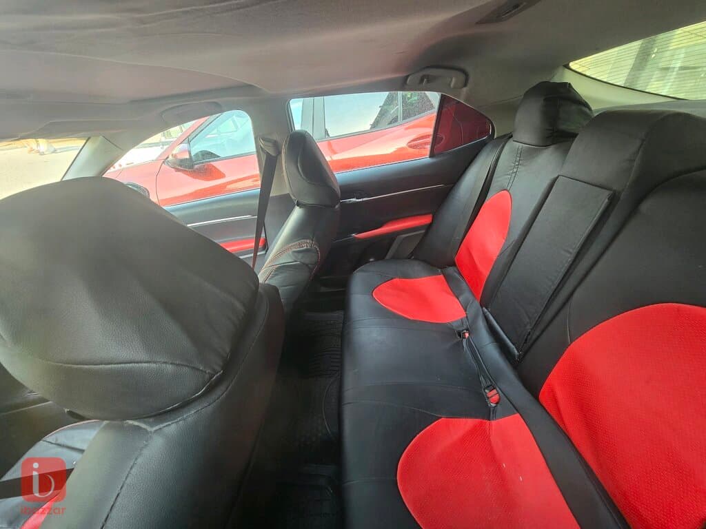 Toyota Camry SE 6