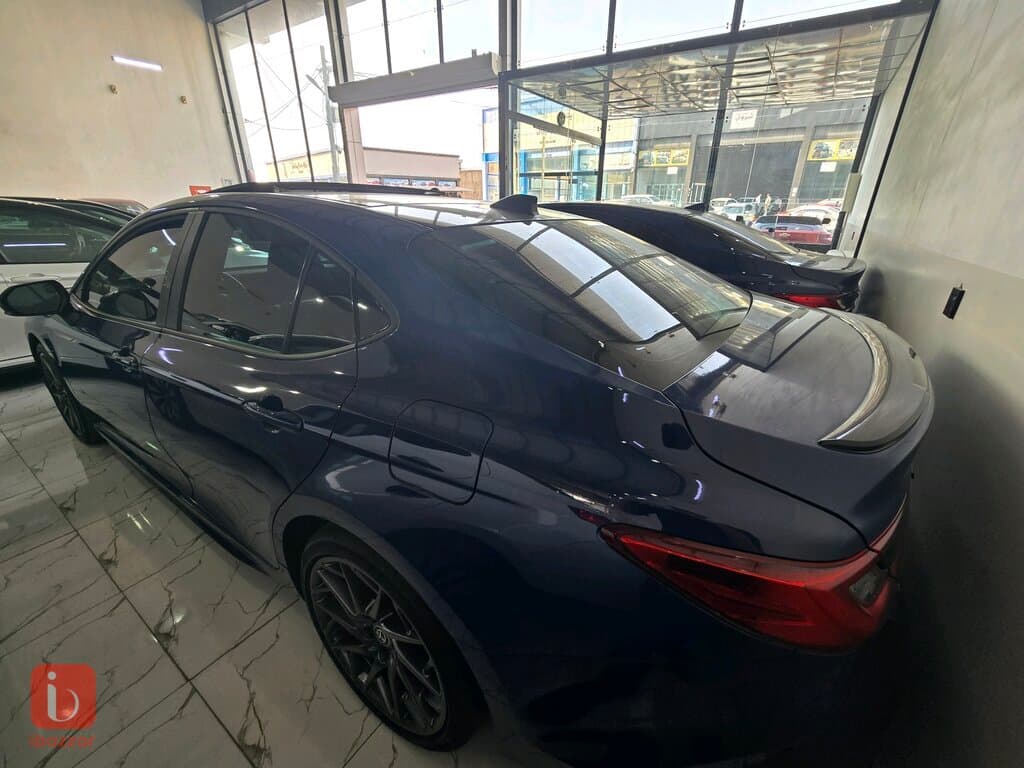 Toyota Camry XSE 3