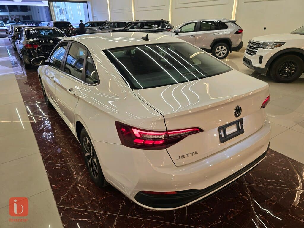 Volkswagen Jetta S 5