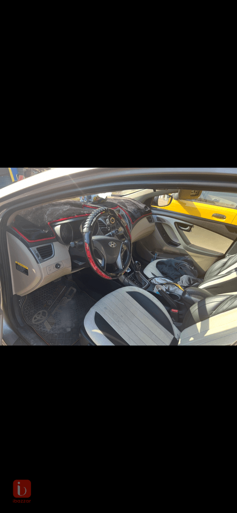Hyundai Elantra 1