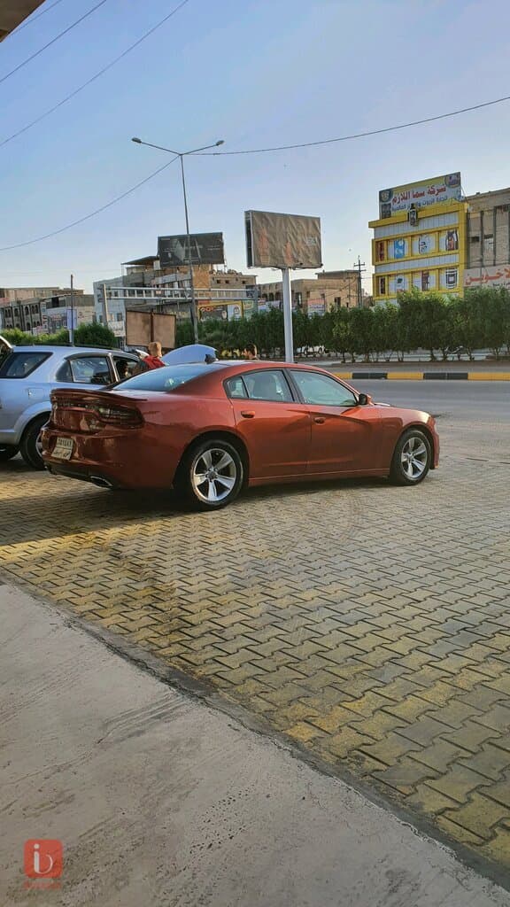 Dodge Charger SXT 2