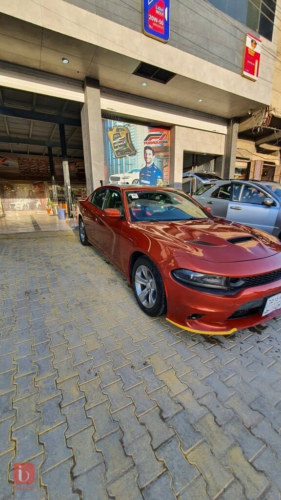 Dodge Charger SXT 3