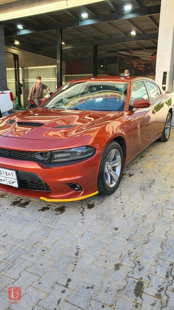 Dodge Charger SXT 4