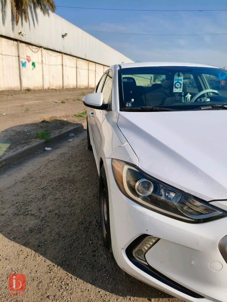 Hyundai Elantra Sport 3