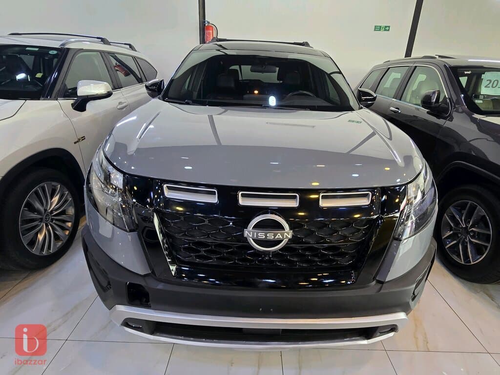 Nissan Pathfinder 1