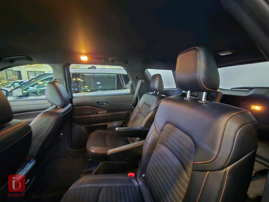 Nissan Pathfinder 5