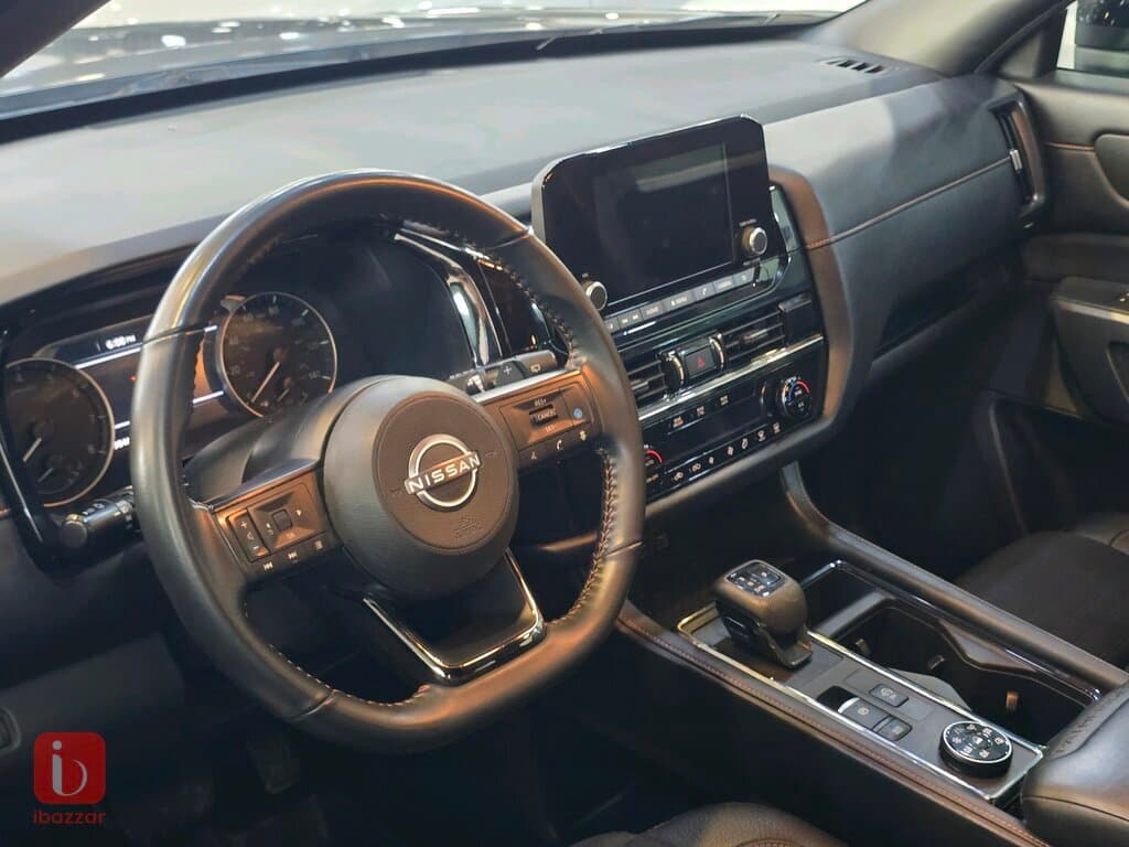 Nissan Pathfinder 7