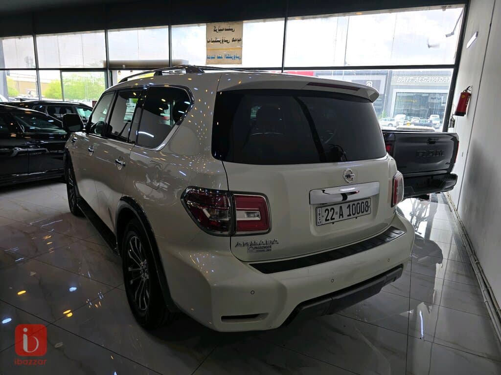 Nissan Armada 4