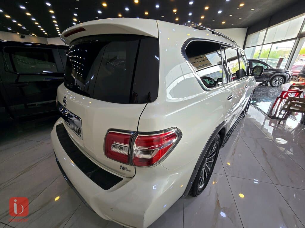Nissan Armada 5