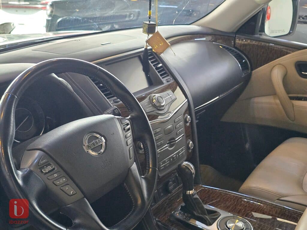 Nissan Armada 8