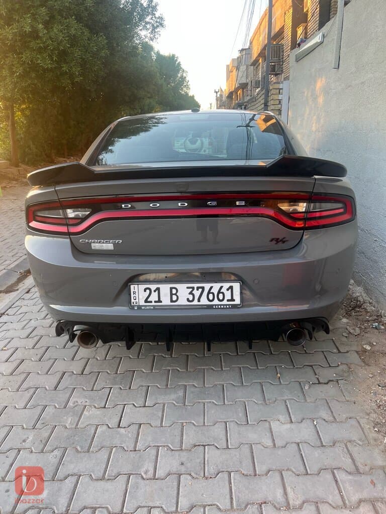 Dodge Charger SXT 2
