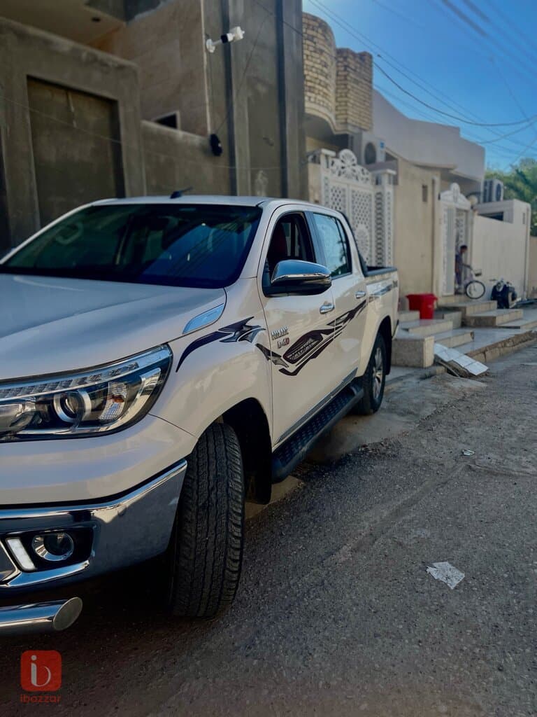 Toyota Hilux SR5 2