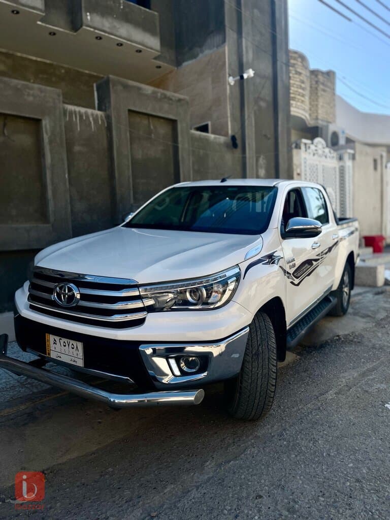 Toyota Hilux SR5 4