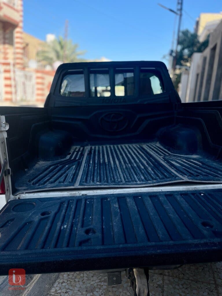Toyota Hilux SR5 5