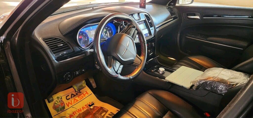 Chrysler 300 S 8