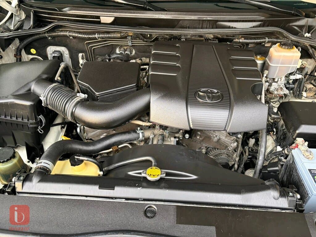 Toyota Land Cruiser GX 7