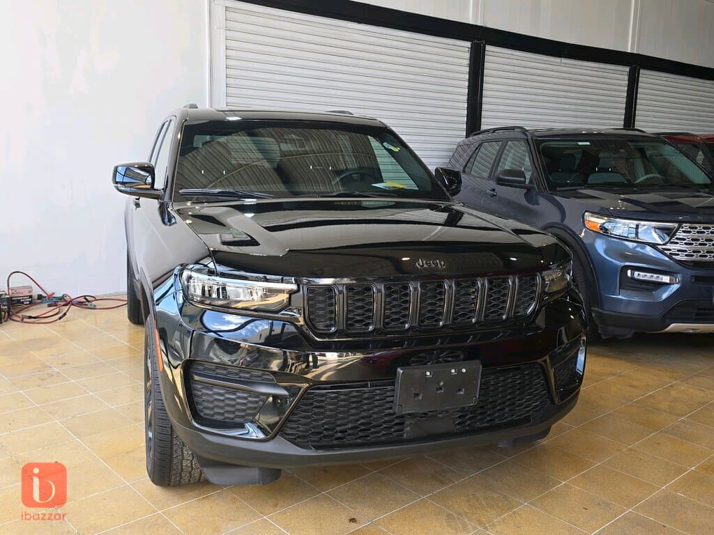 Jeep Grand Cherokee Laredo 1