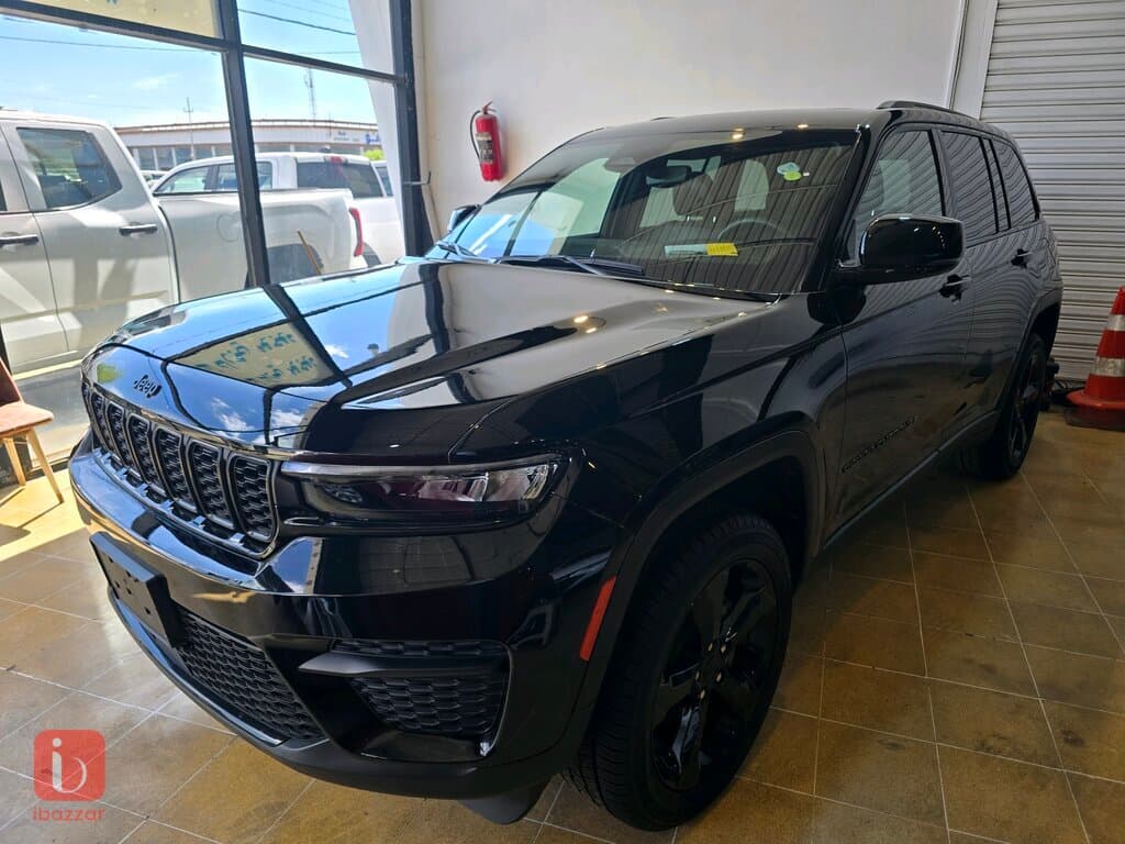 Jeep Grand Cherokee Laredo 2