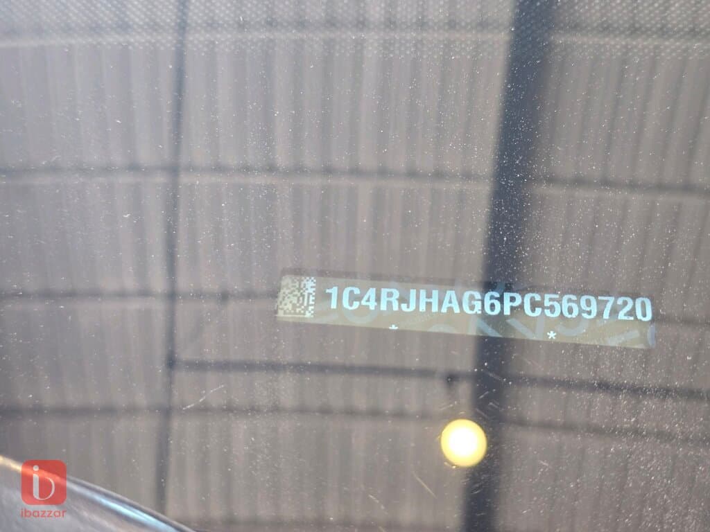 Jeep Grand Cherokee Laredo 9